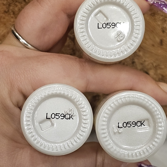 3 Tatcha Camellia Cleansing Oil Makeup Remover - Picture 5 of 5